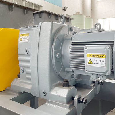 Otomatis 304 stainless steel limbah makanan mesin dewatering dengan overload motor pelindung dan 220V / 380V tegangan